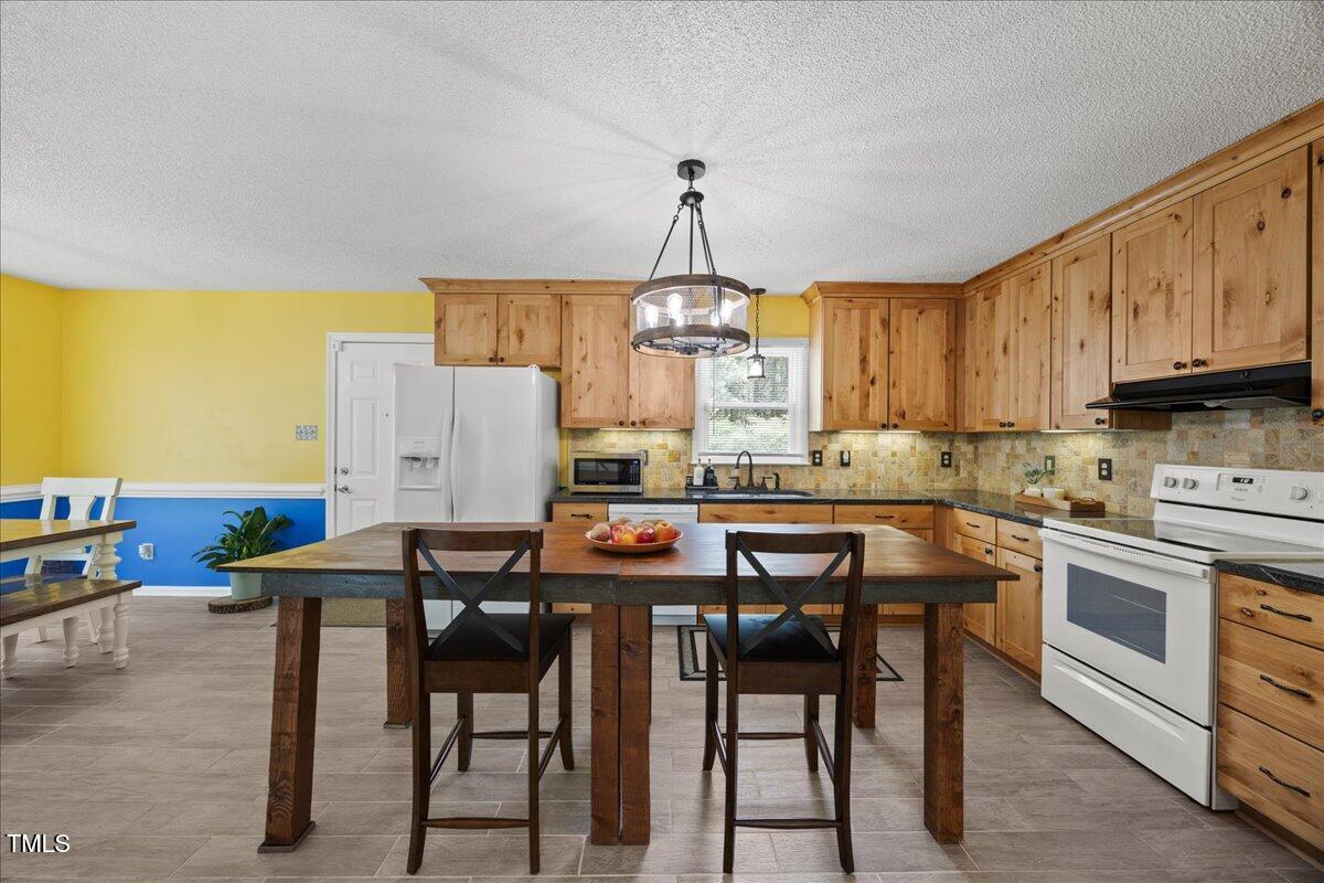 163 Ridge Way Lane Clayton, NC 27520 - Photo 11 of 31 10-2A1A7202