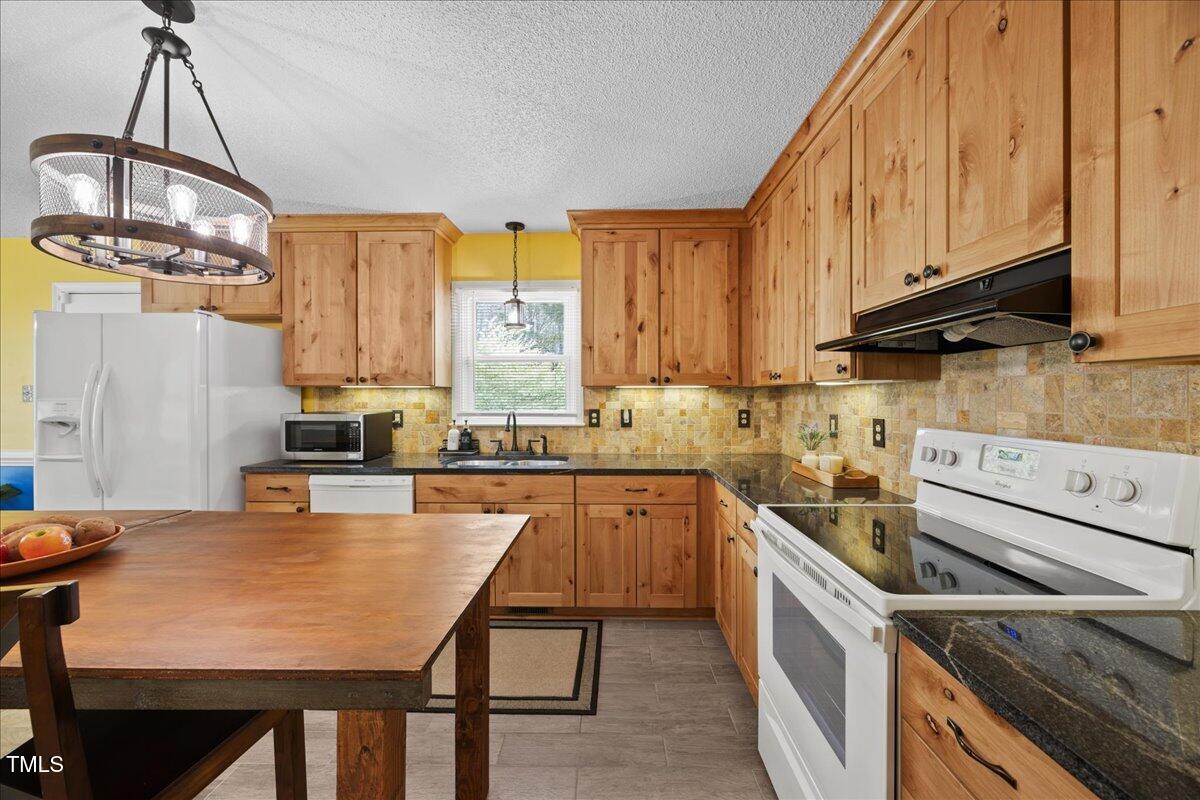 163 Ridge Way Lane Clayton, NC 27520 - Photo 12 of 31 12-2A1A7208