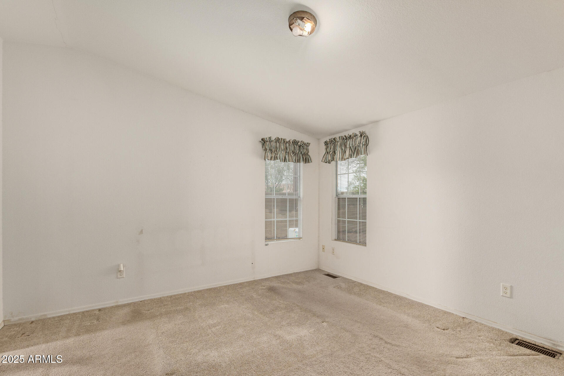 201 South Greenfield Road, Unit 17 Mesa, AZ 85206 - Photo 13 of 34 15 - Greenfield