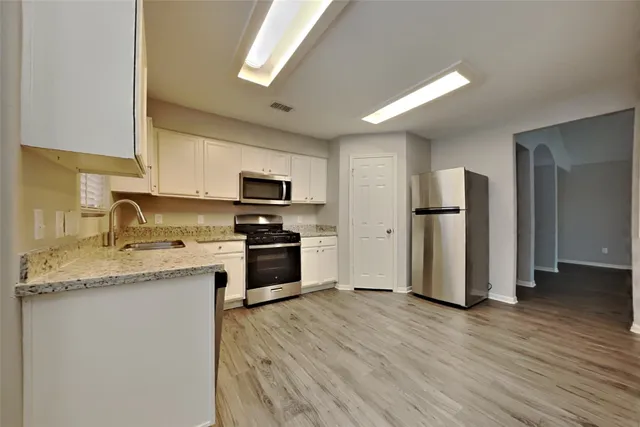 $1,950 | 29323 Winton Wood Way, Spring, TX 77386