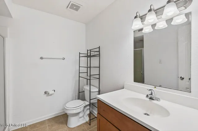 $141,500 | 3230 Cumberland Road, Ocean Springs, MS 39564