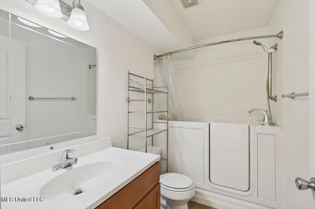 $141,500 | 3230 Cumberland Road, Ocean Springs, MS 39564