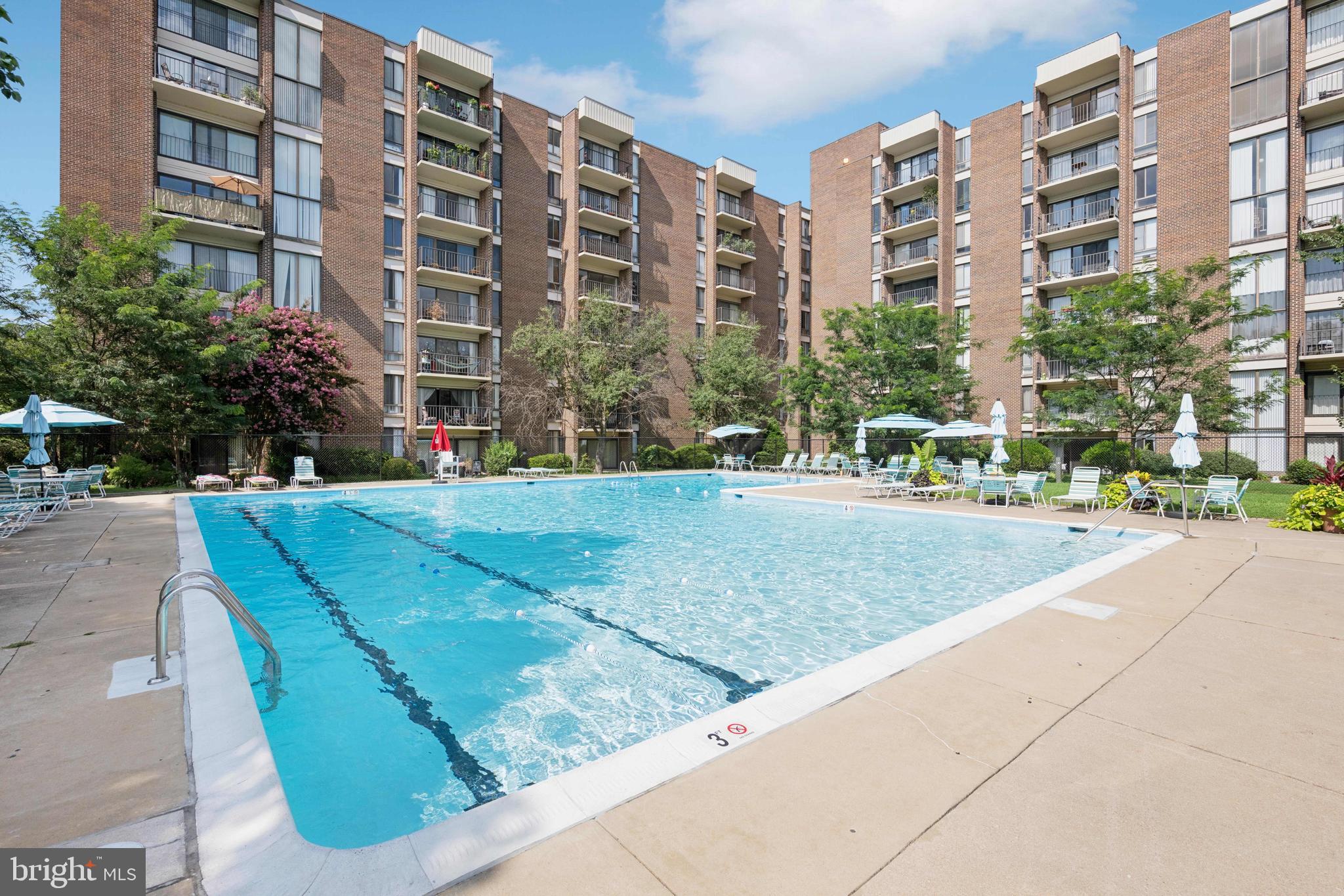 2016 Coleridge Drive, Unit 24102 Silver Spring, MD 20902 - Photo 18 of 19 a building view