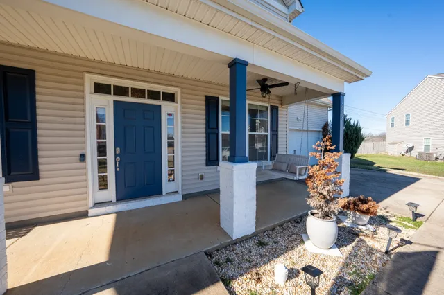 $2,350 | 1808 Luke Court, Columbia, TN 38401