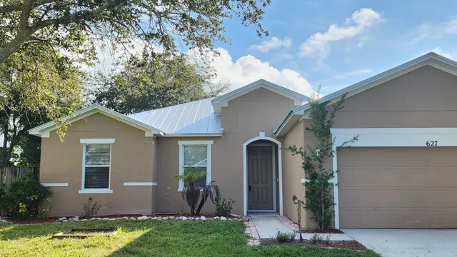 $2,275 | 627 Southwest Byron Street, Port St. Lucie, FL 34983