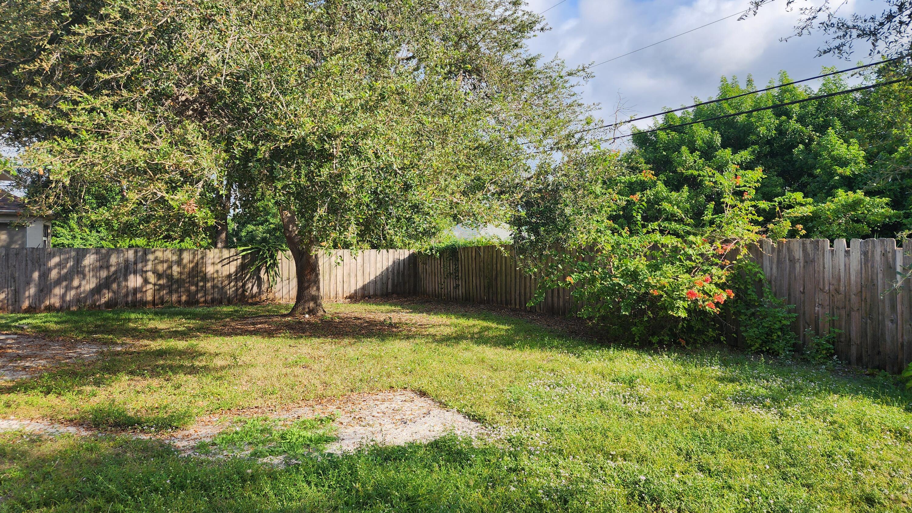 627 Southwest Byron Street Port St. Lucie, FL 34983 - Photo 10 of 10 Yard