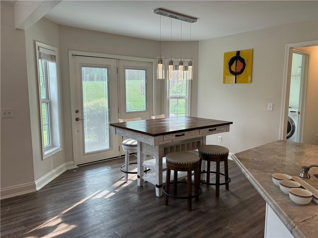 18 Dona Lea Road Perinton, NY 14450 - Photo 9 of 29 A charming breakfast area overlooks the rear patio area.
