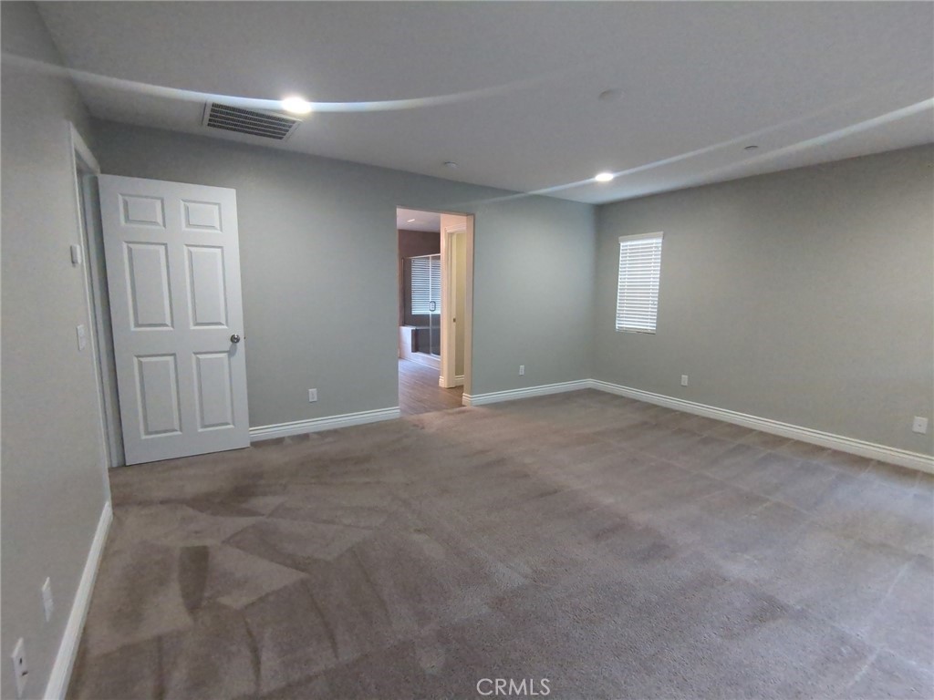 10961 Knoxville Way Riverside, CA 92503 - Photo 11 of 19