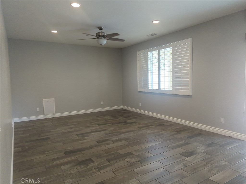 10961 Knoxville Way Riverside, CA 92503 - Photo 4 of 19