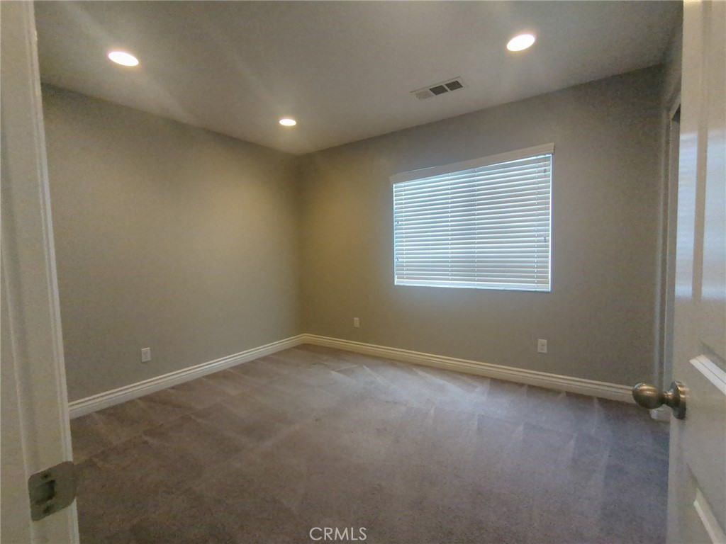 10961 Knoxville Way Riverside, CA 92503 - Photo 7 of 19