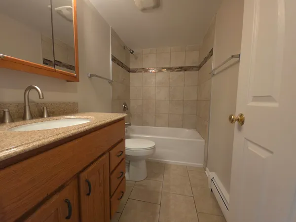 $1,850 | 412 East Bailey Road, Unit 101, Naperville, IL 60565
