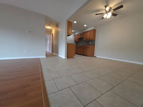 $1,850 | 412 East Bailey Road, Unit 101, Naperville, IL 60565