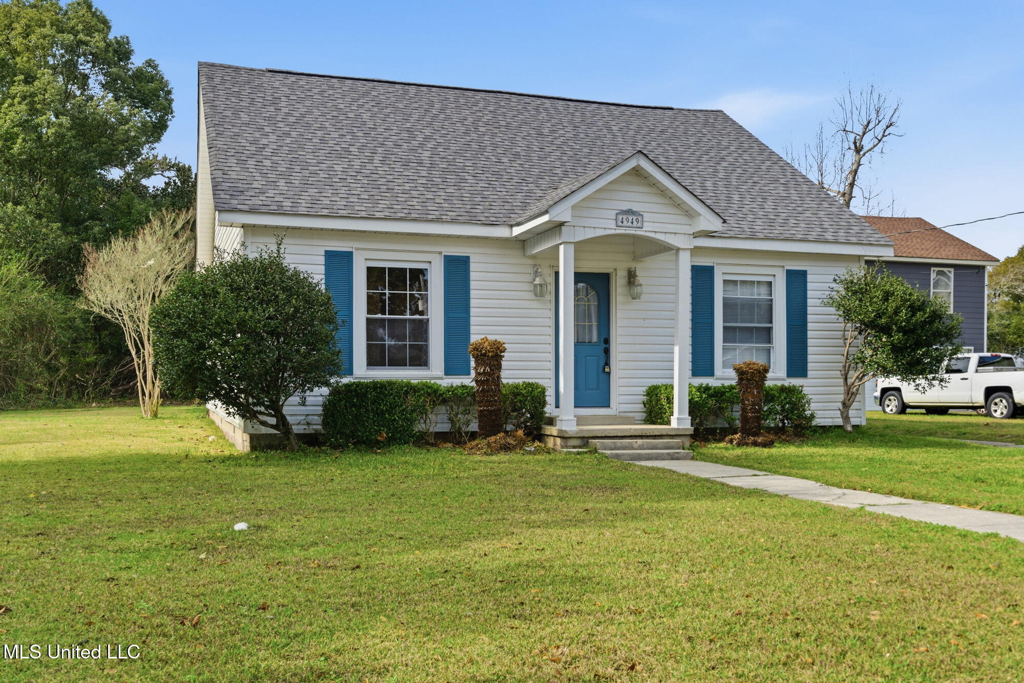 4949 Magnolia Street Moss Point, MS 39563 - Photo 2 of 19 MLS