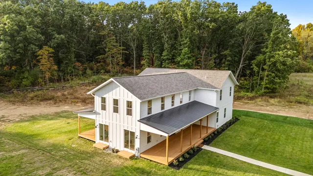 $995,000 | 3841 North 3rd Street, Kalamazoo, MI 49009