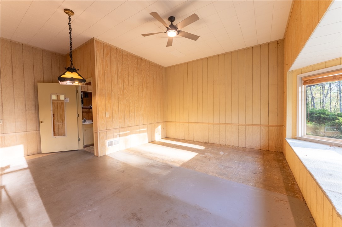 139 Todds Creek Road Central, SC 29630 - Photo 27 of 45 This versatile room offers ample natural light and a comfortable atmosphere for everyday living.