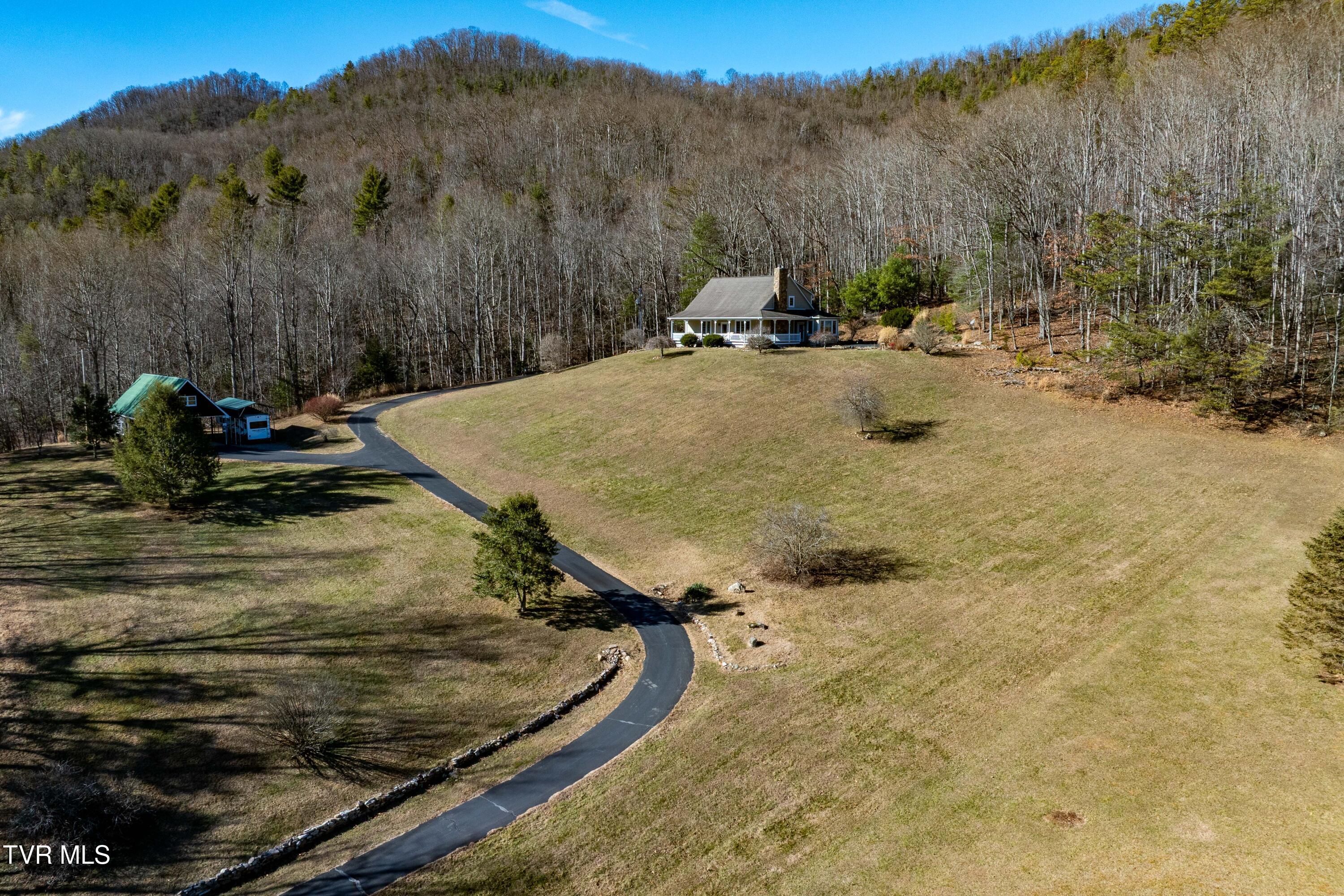 718 Copperhead Hollow Road Mountain City, TN 37683 - Photo 14 of 103 718 Copperhead Hollow Road (28 of 111)