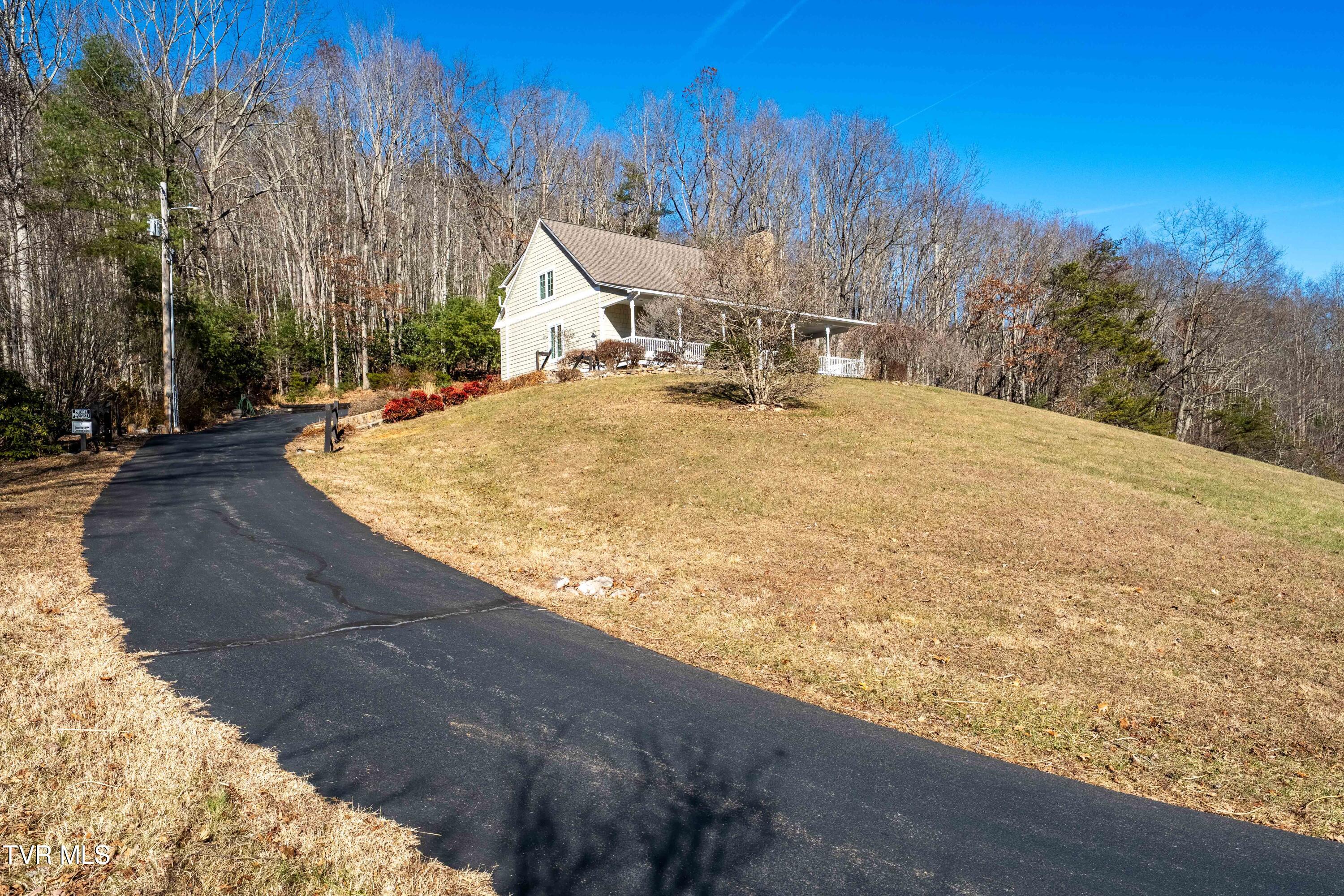 718 Copperhead Hollow Road Mountain City, TN 37683 - Photo 16 of 103 718 Copperhead Hollow Road (30 of 111)