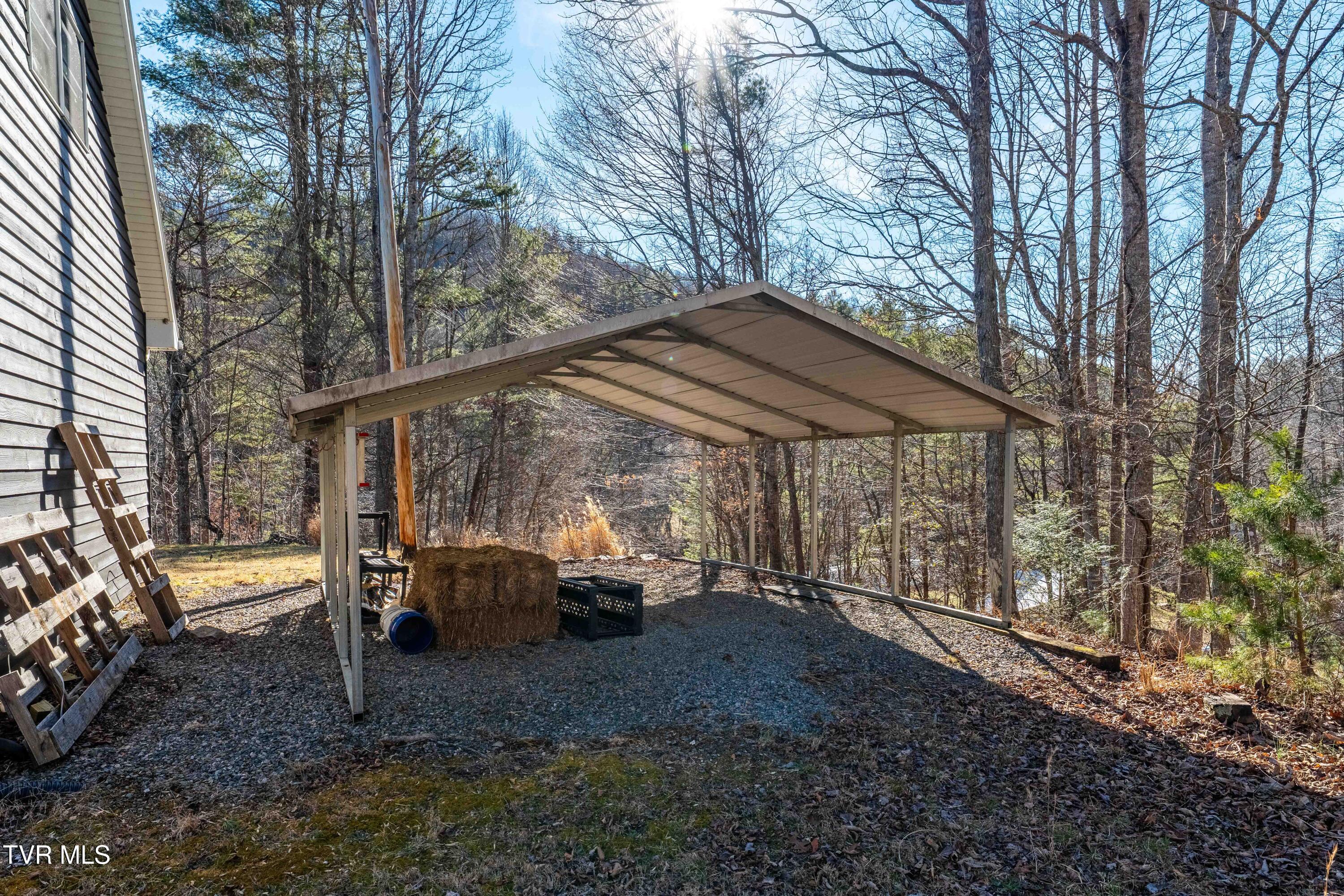 718 Copperhead Hollow Road Mountain City, TN 37683 - Photo 47 of 103 718 Copperhead Hollow Road (61 of 111)