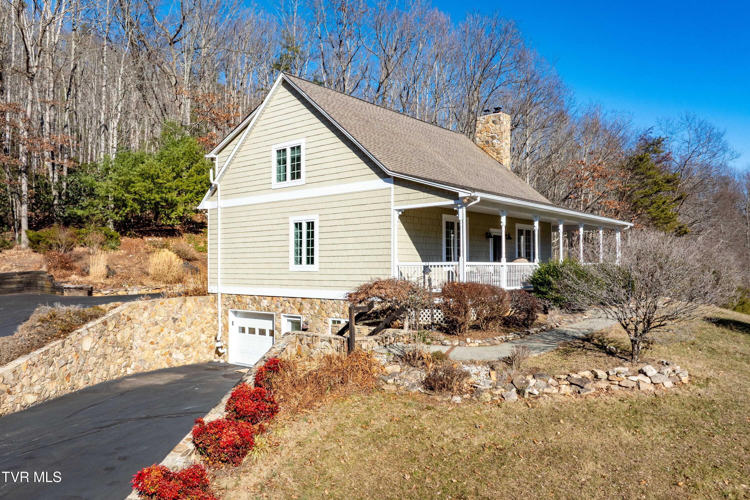 718 Copperhead Hollow Road Mountain City, TN 37683 - Photo 7 of 103 718 Copperhead Hollow Road (21 of 111)