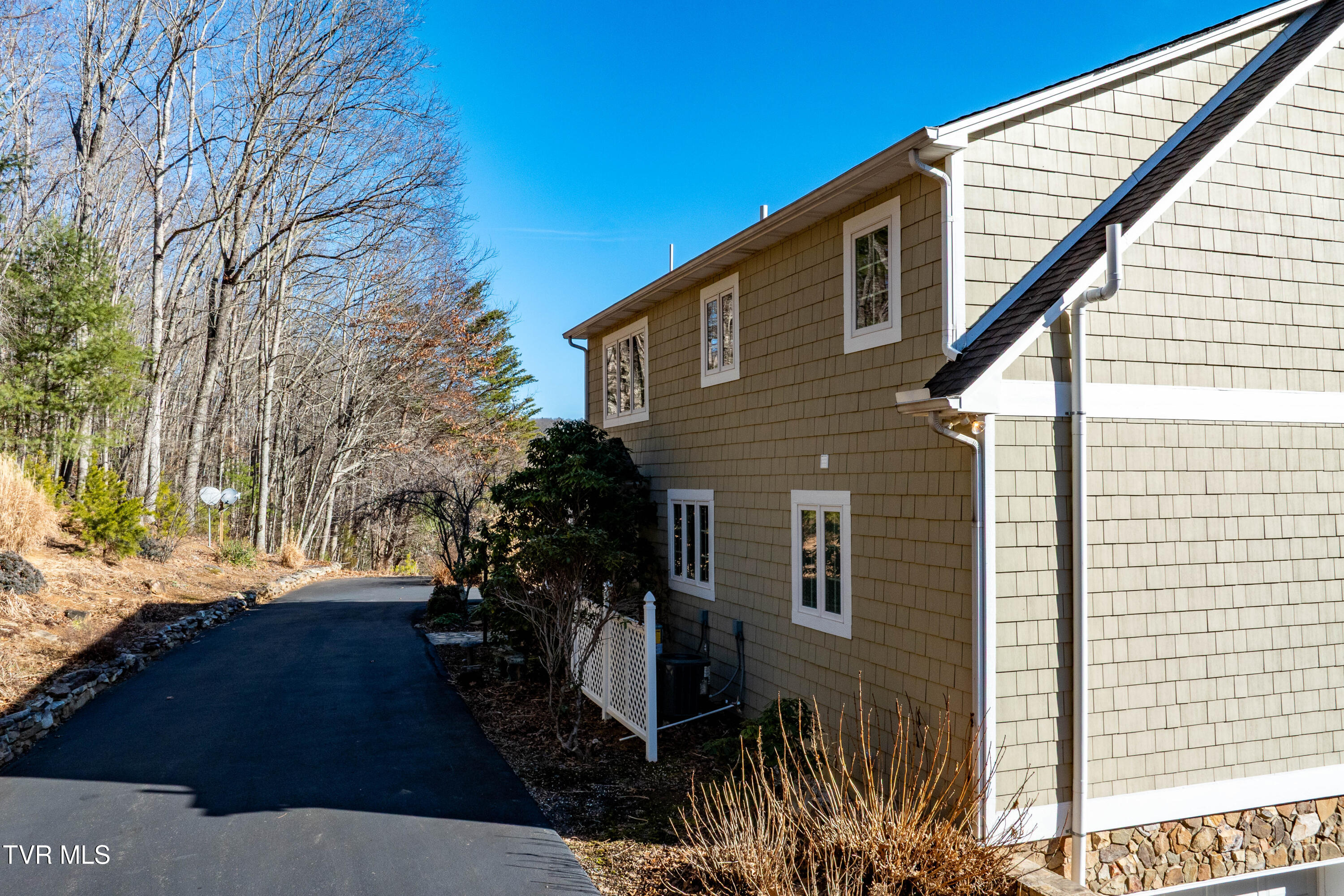 718 Copperhead Hollow Road Mountain City, TN 37683 - Photo 9 of 103 718 Copperhead Hollow Road (23 of 111)