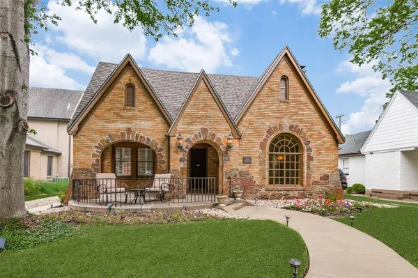 $5,200 | 5518 Monticello Avenue, Dallas, TX 75206