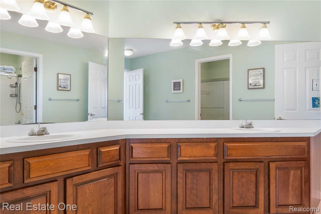 2018 Hickory Trail Drive Rochester Hills, MI 48309 - Photo 32 of 60