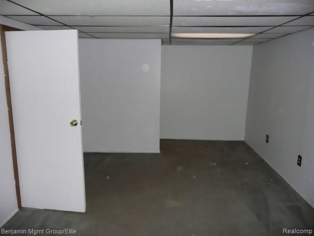 23676 Tuck Road Farmington Hills, MI 48336 - Photo 12 of 15