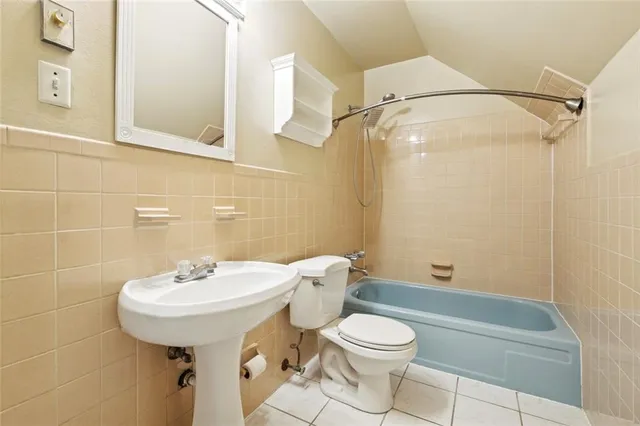 $2,200 | 729 Hermes Place, Gretna, LA 70056