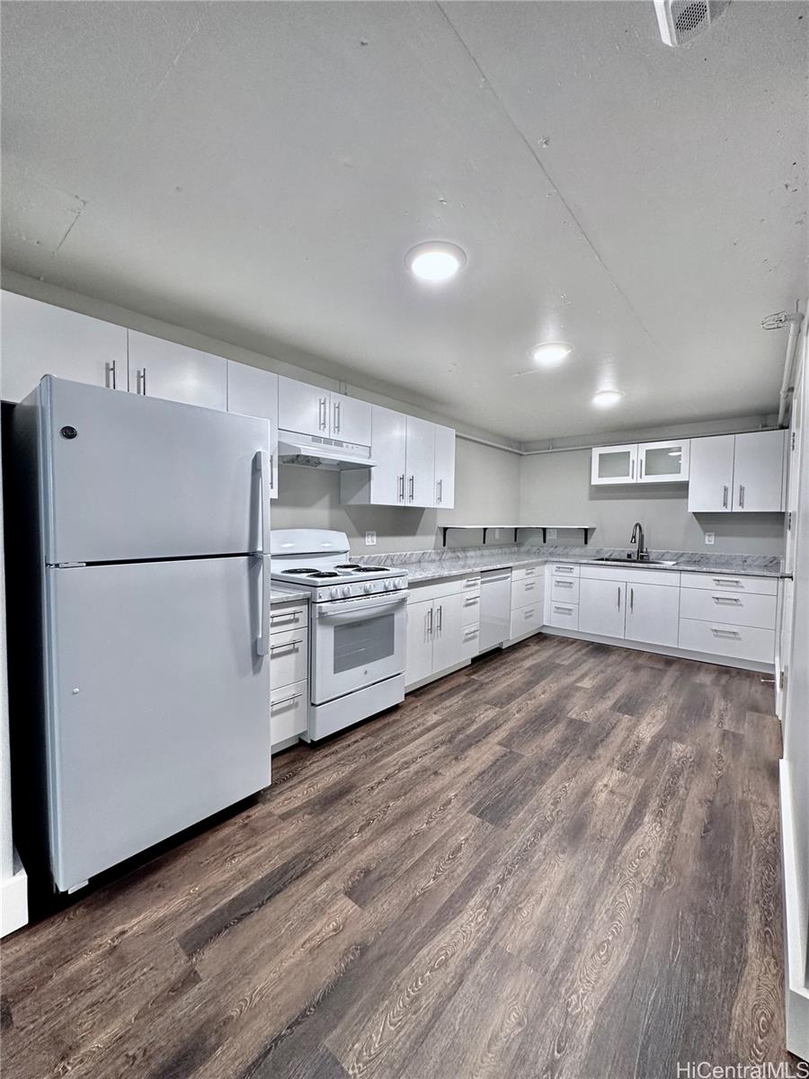 803 Waimanu Street, Unit 609 Honolulu, HI 96813 - Photo 2 of 9