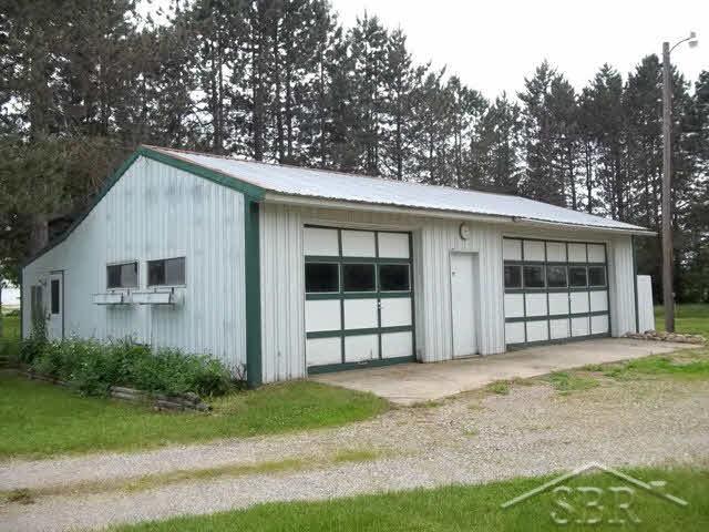 17212 South Sharon Road Chesaning, MI 48616 - Photo 3 of 18 20362553-2.JPG