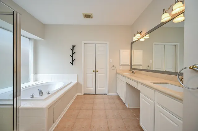 $2,400 | 12915 Fern Mill Court, Houston, TX 77041