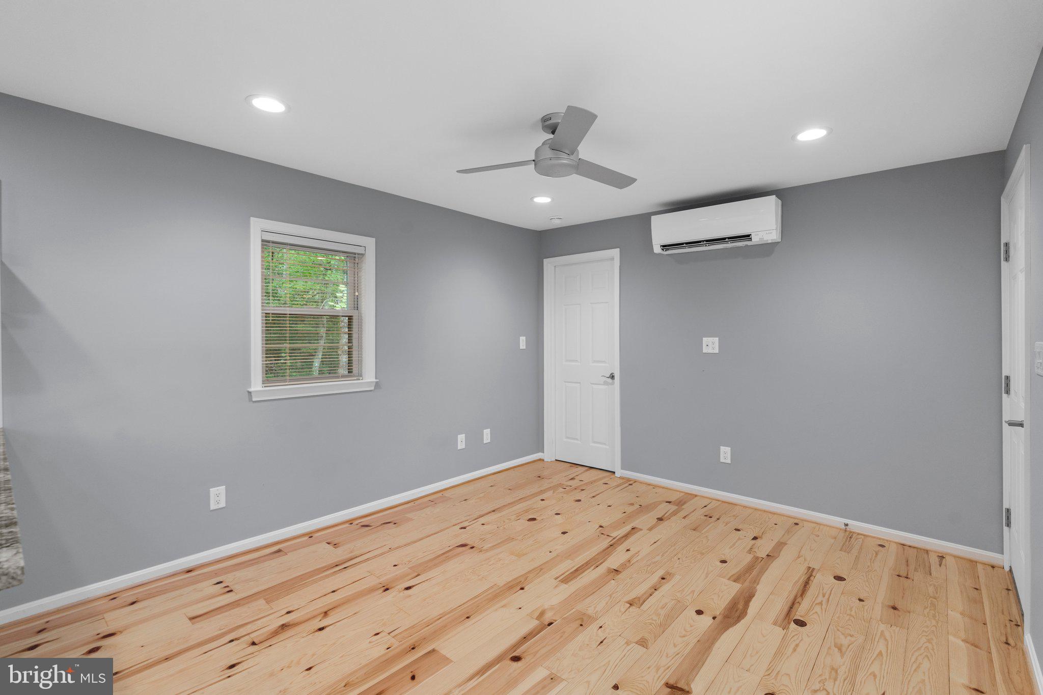 44600 Tall Timbers Road, Unit B Tall Timbers, MD 20690 - Photo 14 of 23 Living Room
