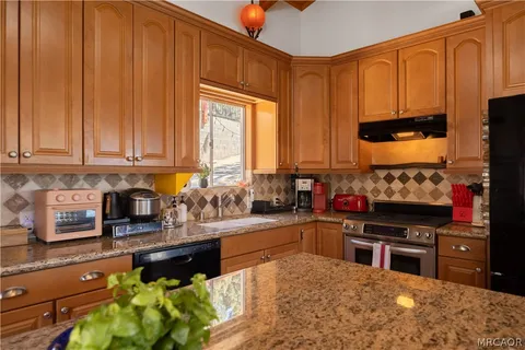 $599,000 | 39563 Raccoon Drive, Fawnskin, CA 92333