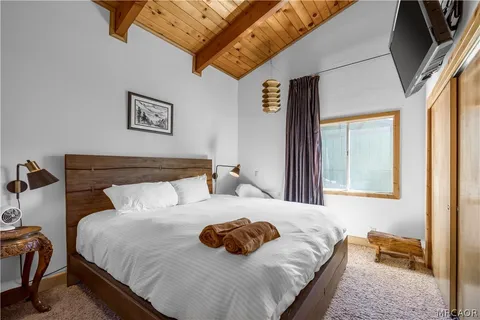 $599,000 | 39563 Raccoon Drive, Fawnskin, CA 92333