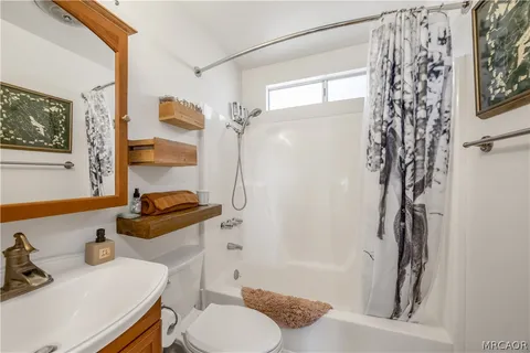 $599,000 | 39563 Raccoon Drive, Fawnskin, CA 92333