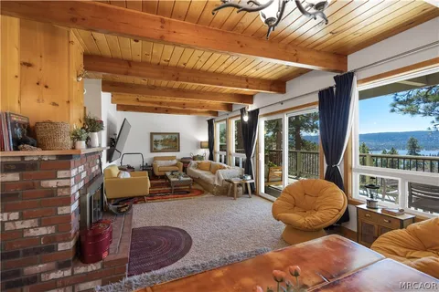 $599,000 | 39563 Raccoon Drive, Fawnskin, CA 92333