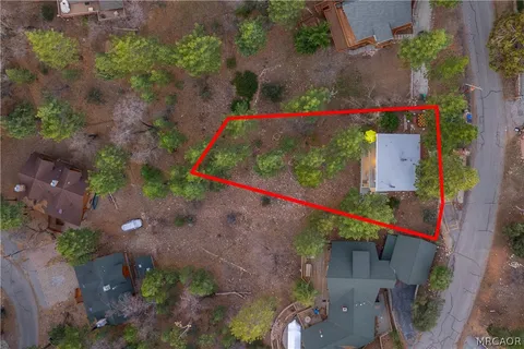 $599,000 | 39563 Raccoon Drive, Fawnskin, CA 92333