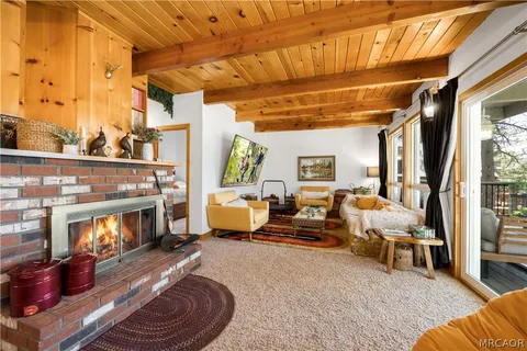 $599,000 | 39563 Raccoon Drive, Fawnskin, CA 92333