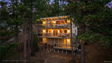 $599,000 | 39563 Raccoon Drive, Fawnskin, CA 92333