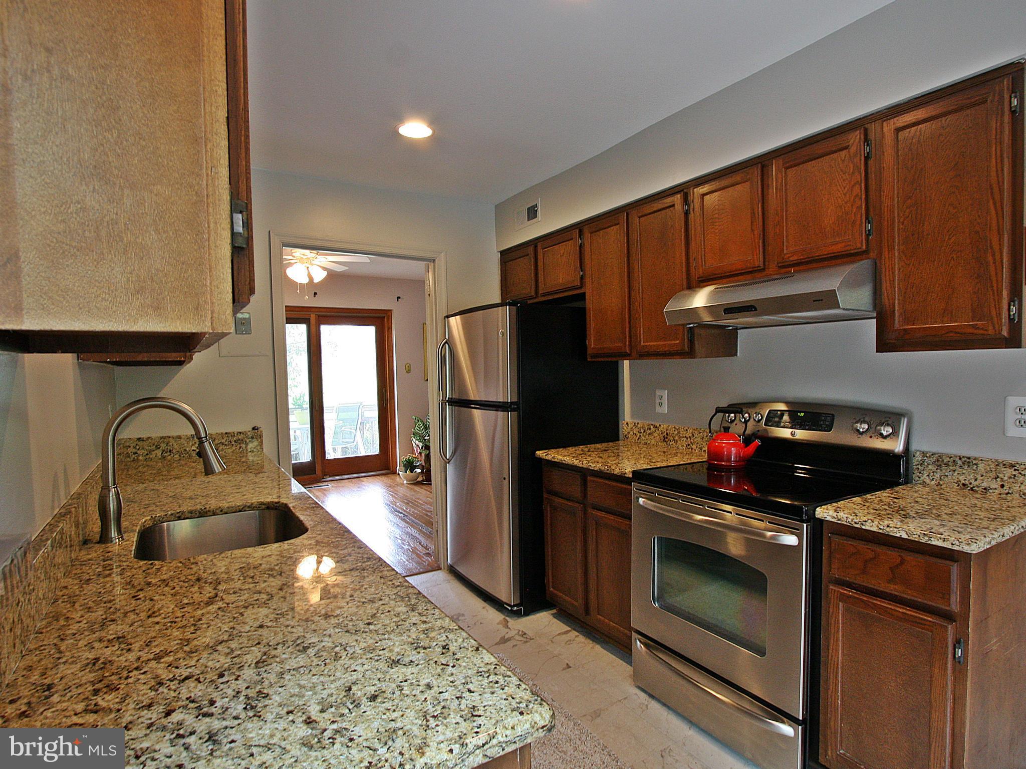 2190 Golf Course Drive Reston, VA 20191 - Photo 12 of 29 Kitchen