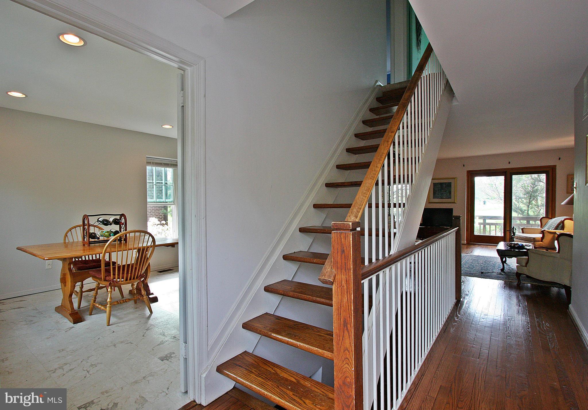 2190 Golf Course Drive Reston, VA 20191 - Photo 15 of 29 Foyer