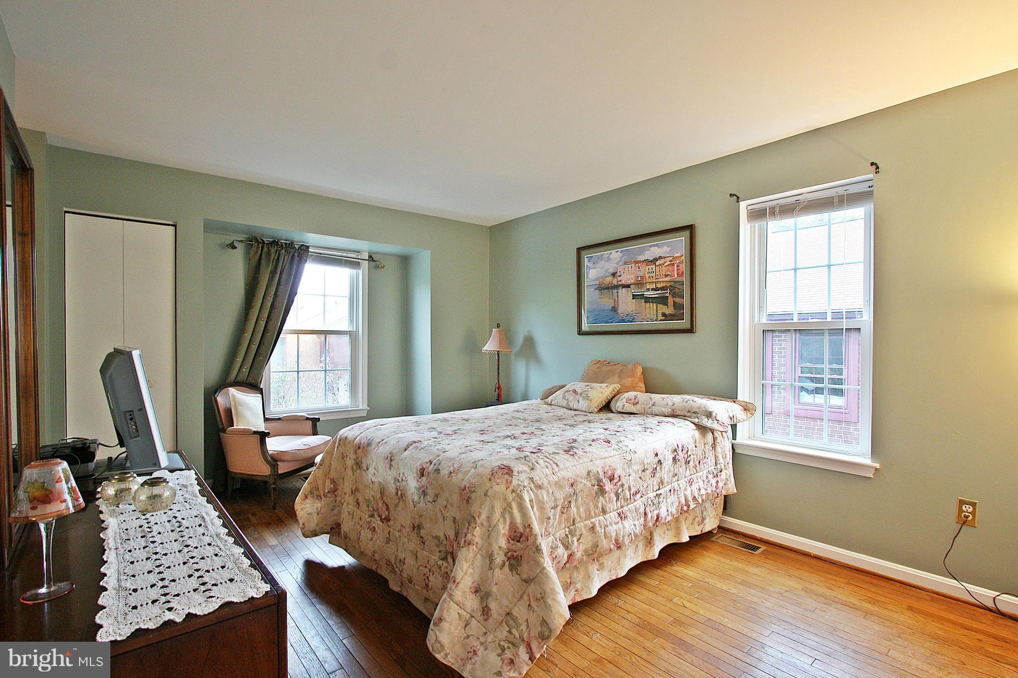 2190 Golf Course Drive Reston, VA 20191 - Photo 16 of 29 Bedroom (Master)