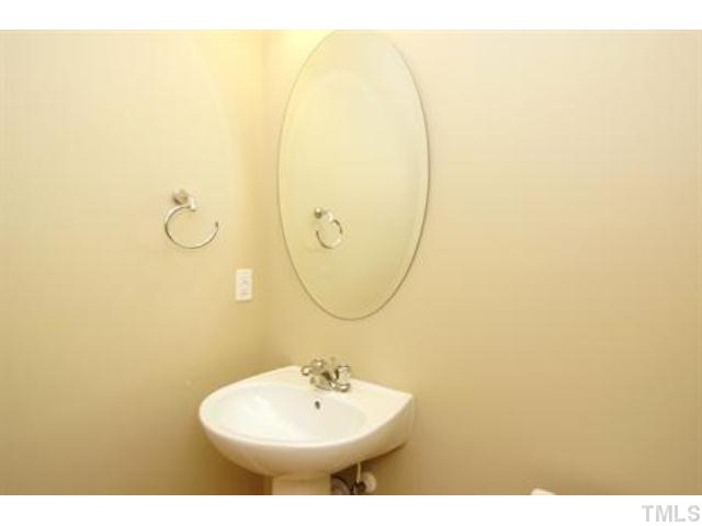 748 Wickham Ridge Road, Unit 115 Apex, NC 27539 - Photo 13 of 25 (Photo of like design. Colors/selections may vary - ask onsite agent for details.)