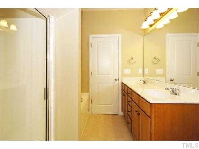 748 Wickham Ridge Road, Unit 115 Apex, NC 27539 - Photo 18 of 25 (Photo of like design. Colors/selections may vary - ask onsite agent for details.)