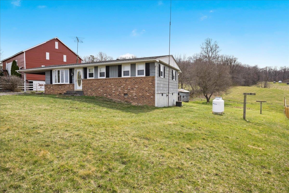 1257 Lacey Spring Road Harrisonburg, VA 22802 - Photo 3 of 30 Gallery Image 3