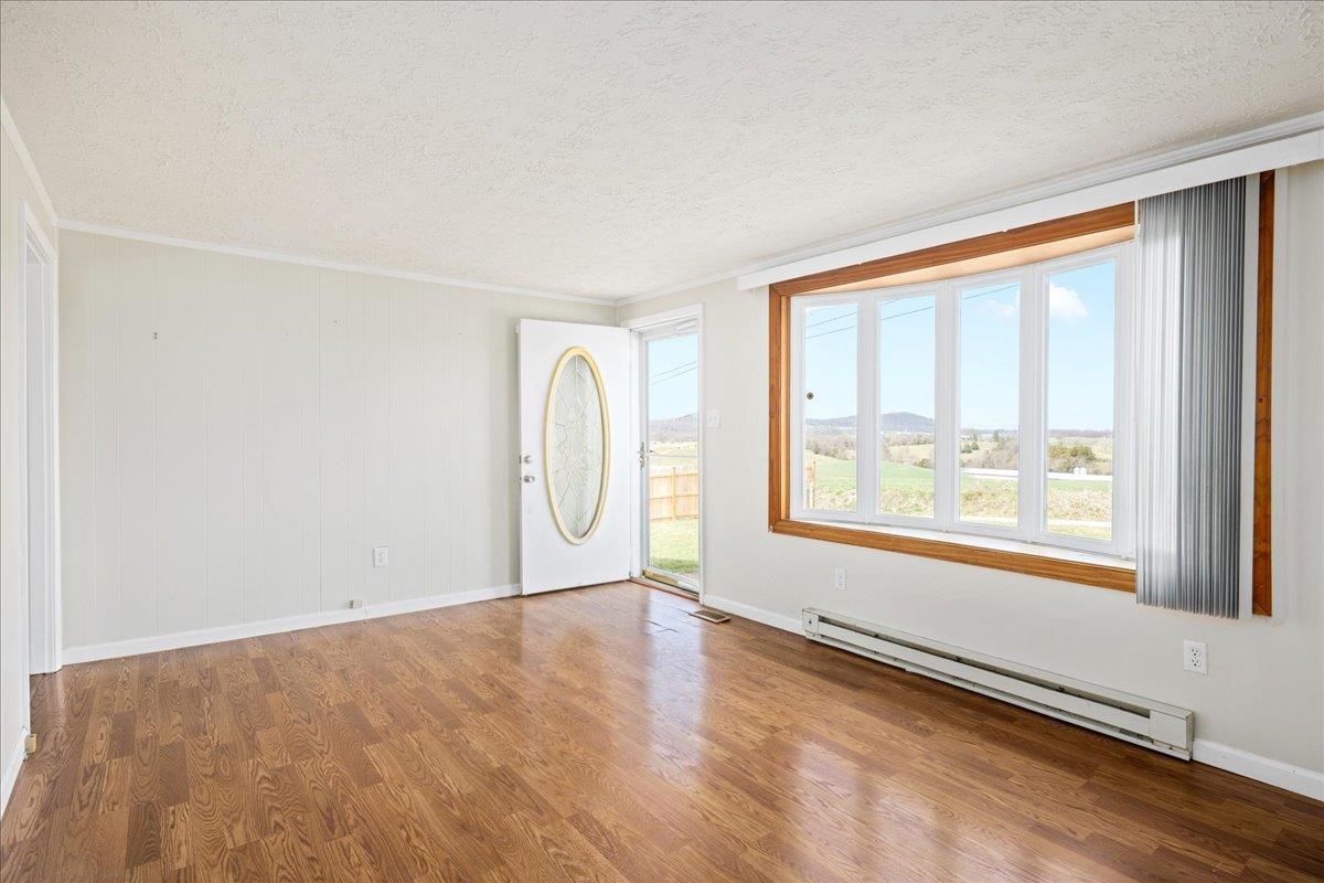 1257 Lacey Spring Road Harrisonburg, VA 22802 - Photo 5 of 30 Gallery Image 5