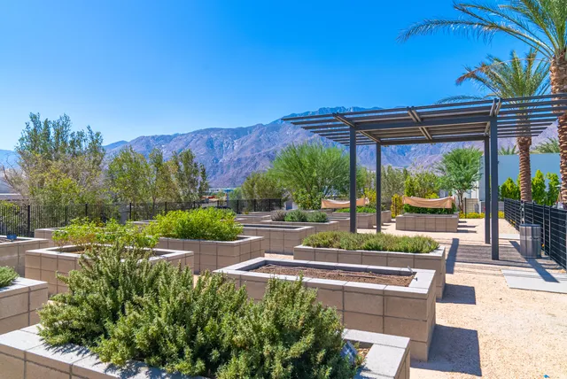 $950,000 | 584 Fountain Drive, Palm Springs, CA 92262