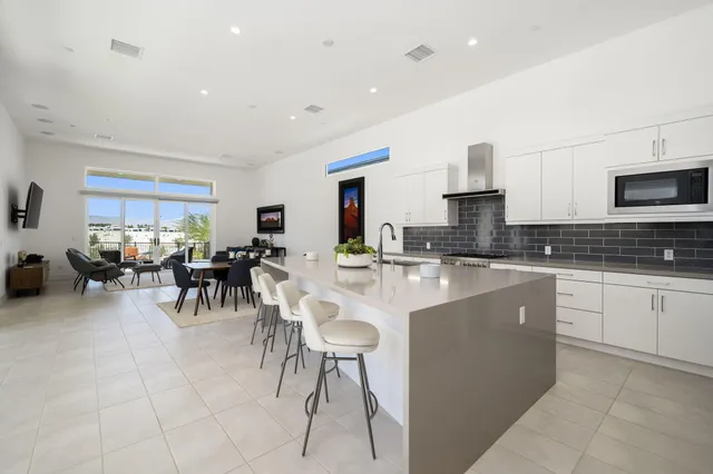 $950,000 | 584 Fountain Drive, Palm Springs, CA 92262