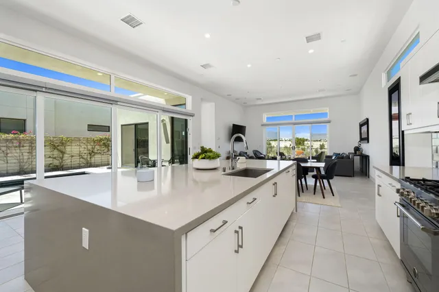 $950,000 | 584 Fountain Drive, Palm Springs, CA 92262