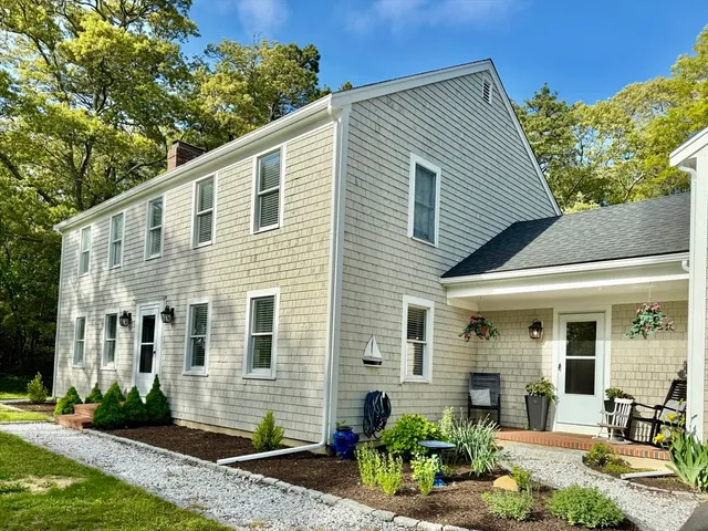 a view of a bench in kitchen
